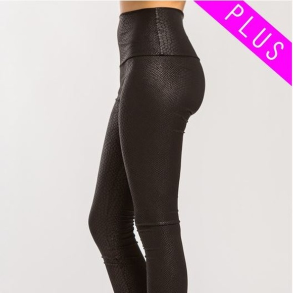 Plus Size Embossed Snake Skin High Waist Leggings - Picture 2 of 4